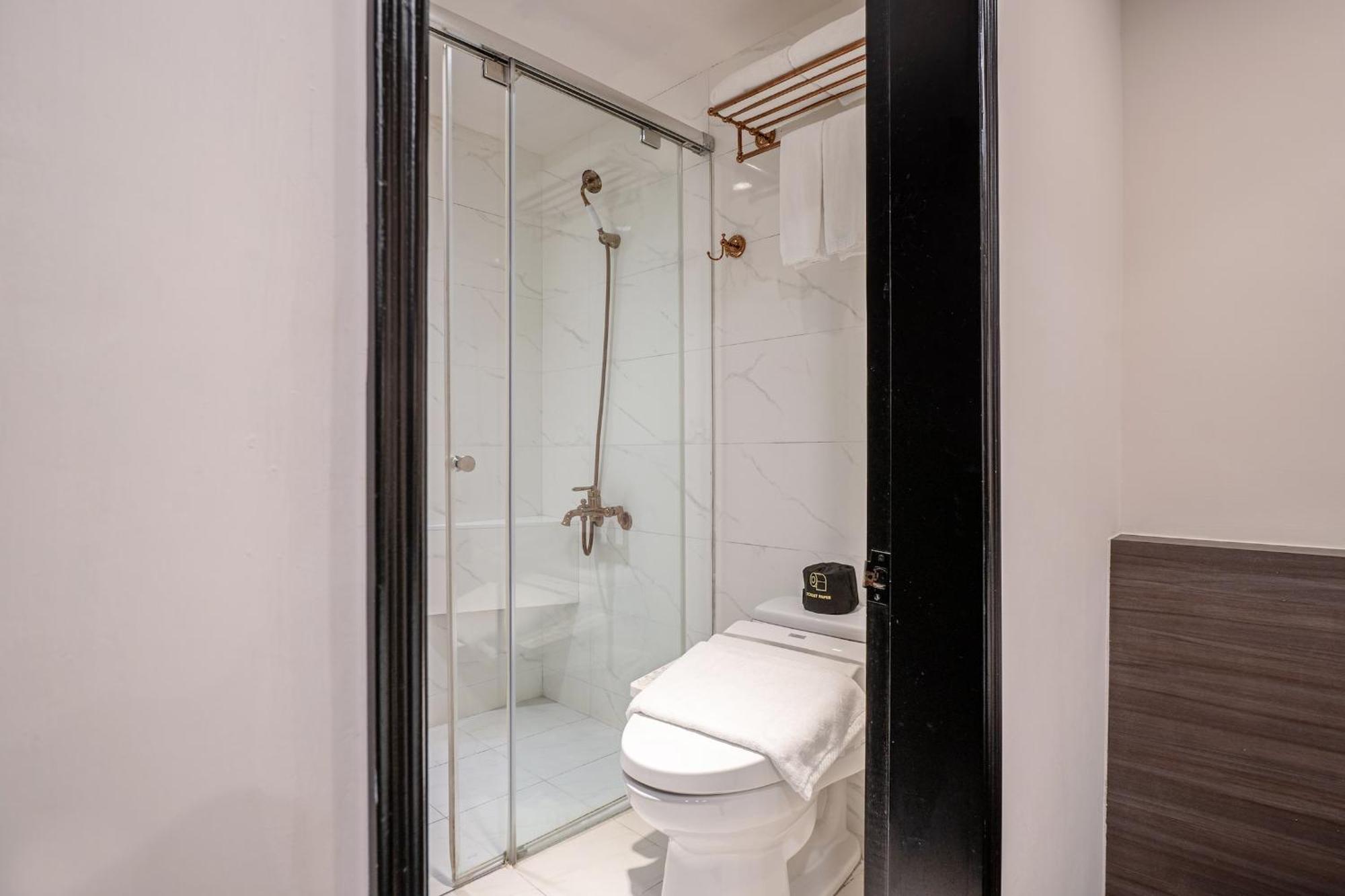 Dream Mansion Hotel Taichung Bagian luar foto