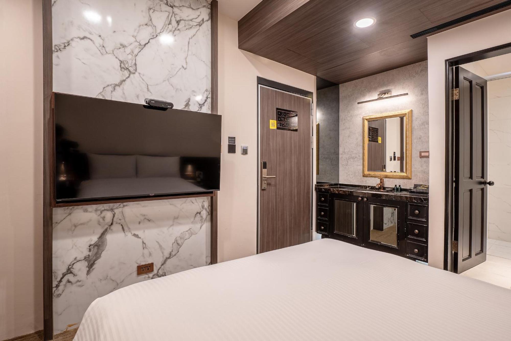 Dream Mansion Hotel Taichung Bagian luar foto
