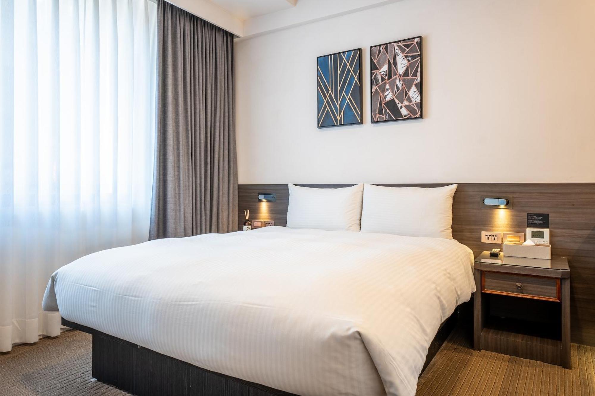 Dream Mansion Hotel Taichung Bagian luar foto