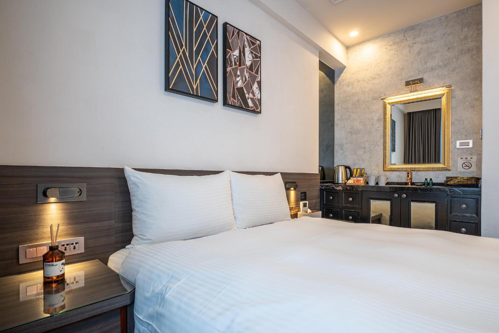 Dream Mansion Hotel Taichung Bagian luar foto