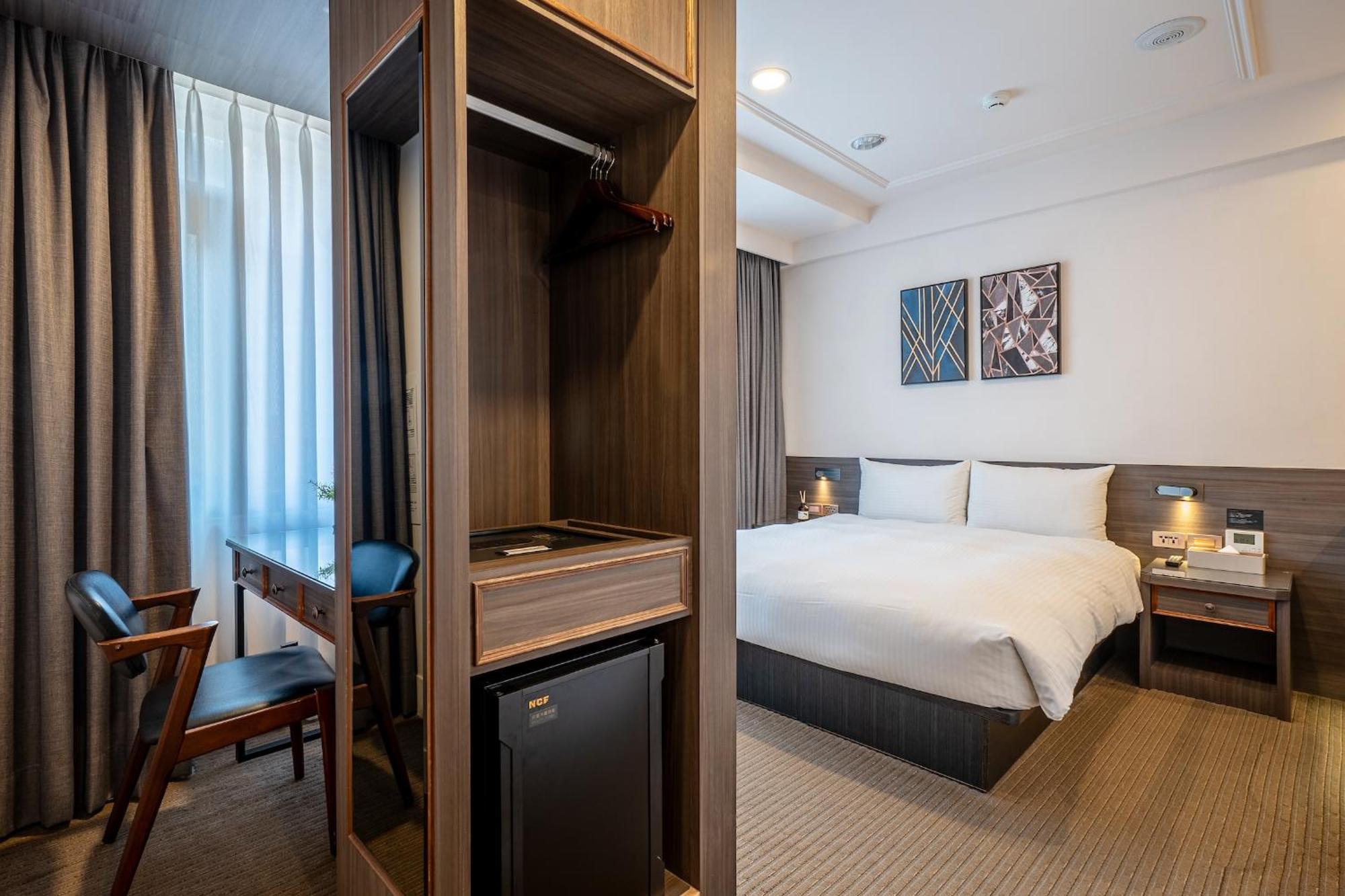 Dream Mansion Hotel Taichung Bagian luar foto