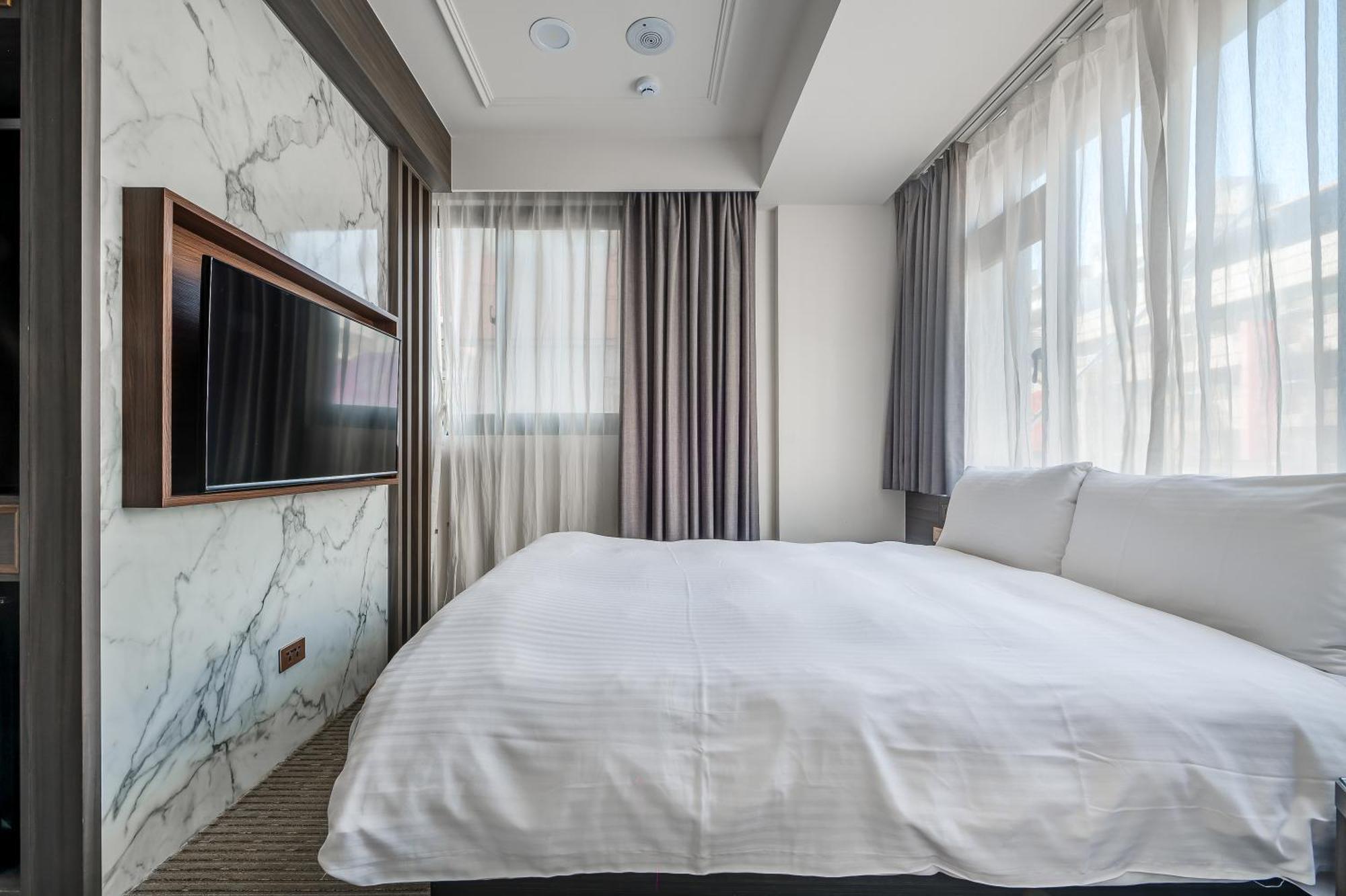 Dream Mansion Hotel Taichung Bagian luar foto