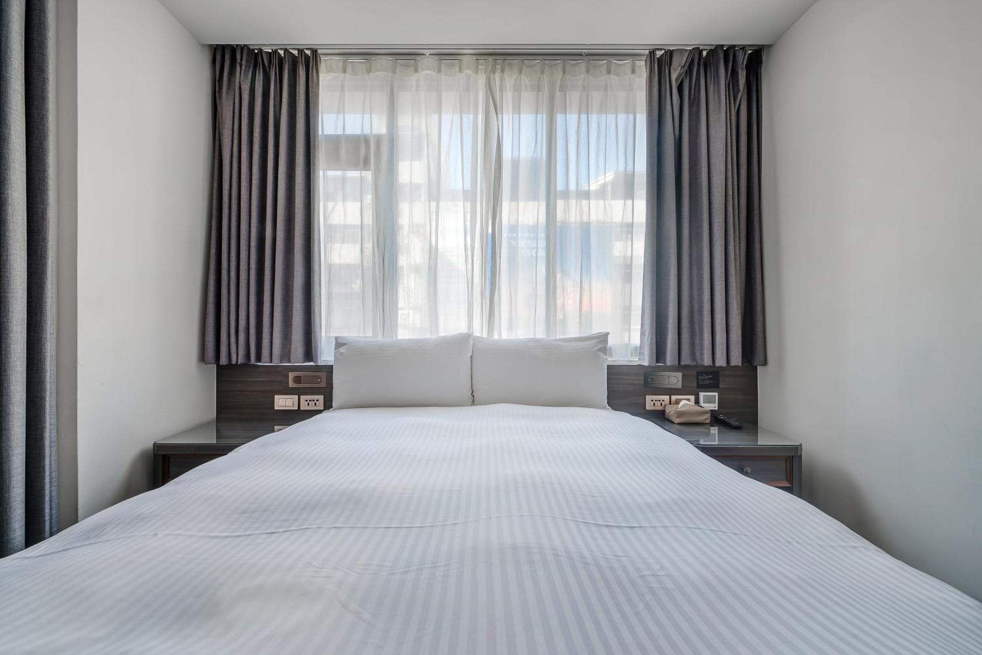 Dream Mansion Hotel Taichung Bagian luar foto