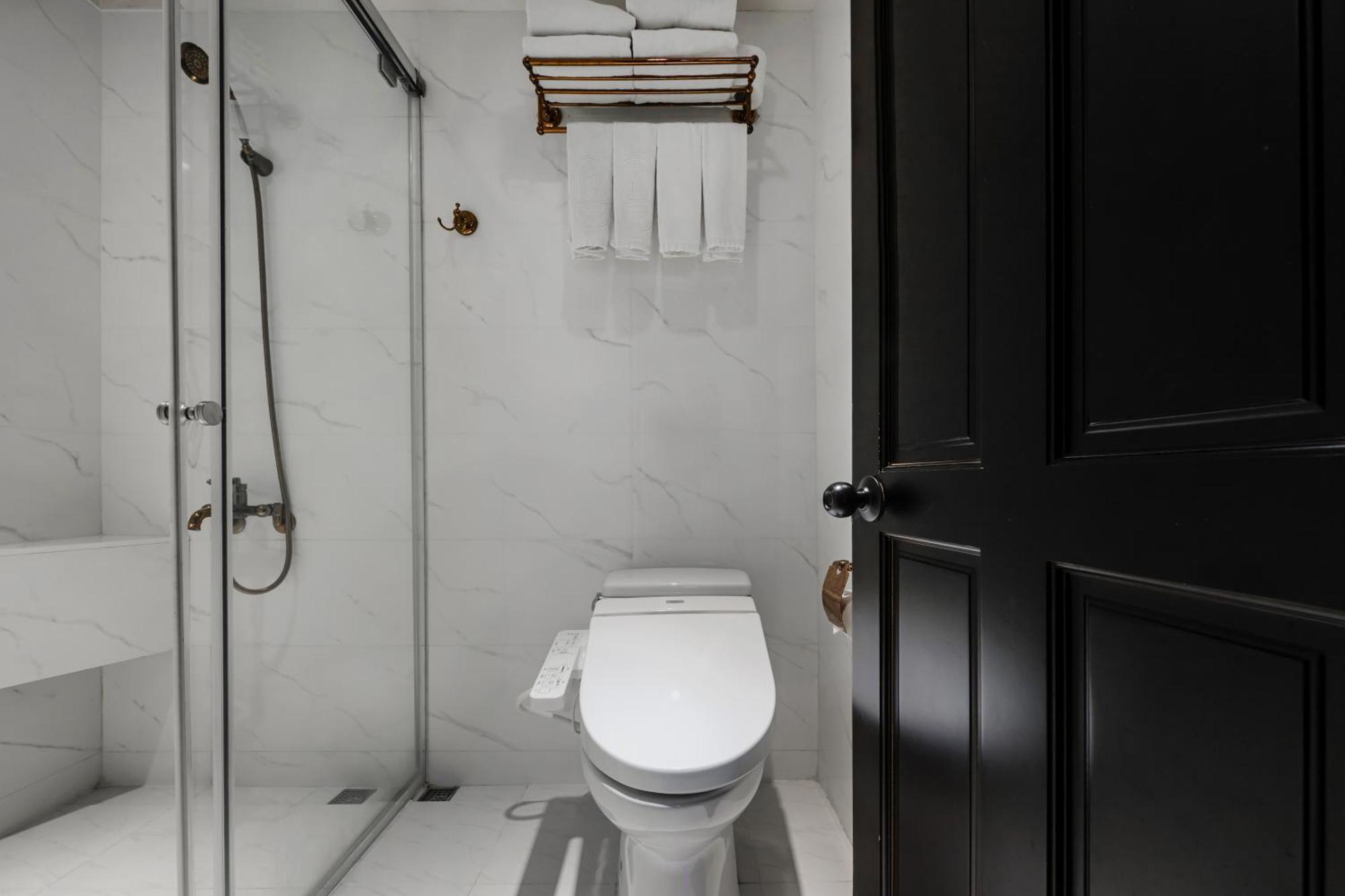 Dream Mansion Hotel Taichung Bagian luar foto