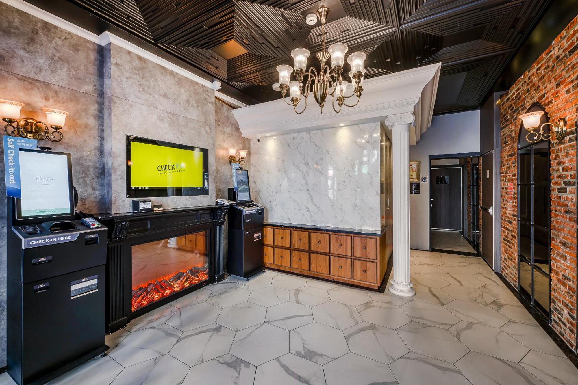 Dream Mansion Hotel Taichung Bagian luar foto