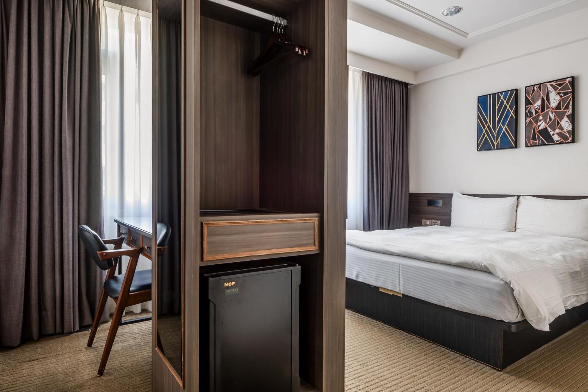 Dream Mansion Hotel Taichung Bagian luar foto