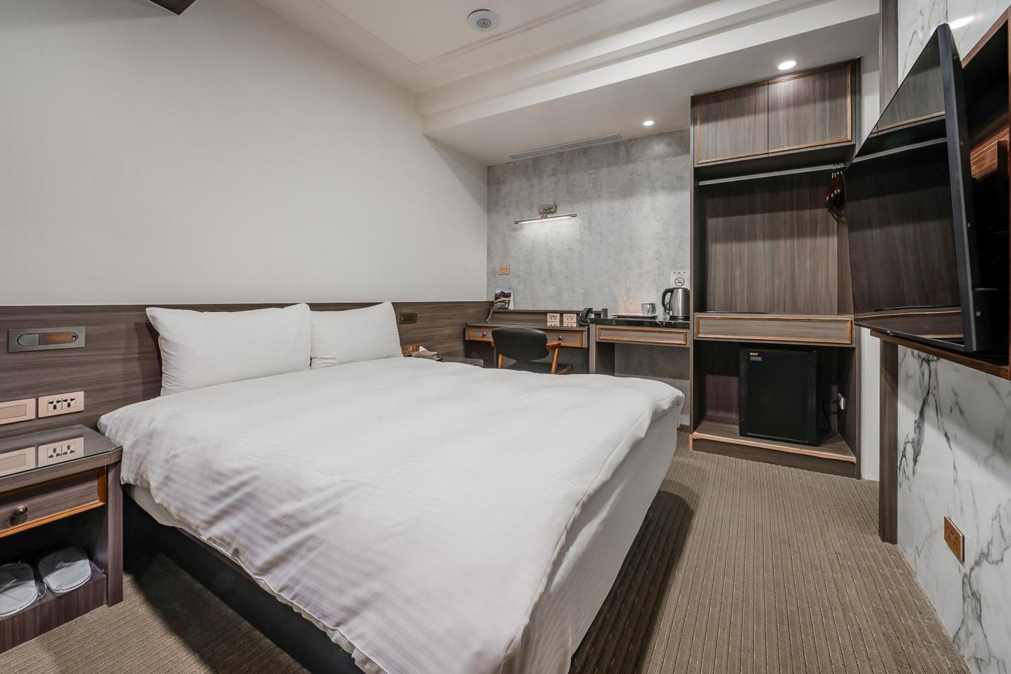 Dream Mansion Hotel Taichung Bagian luar foto